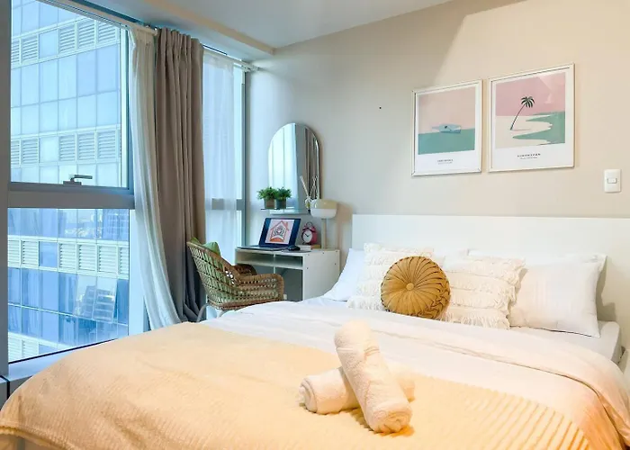 Luxurious Modern Bgc At Uptown #upt131h Holiday home *