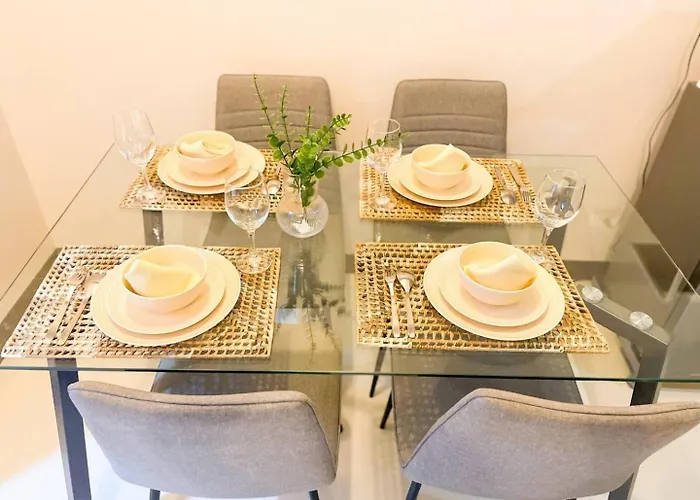 Luxurious Modern Bgc At Uptown #upt131h * Manila