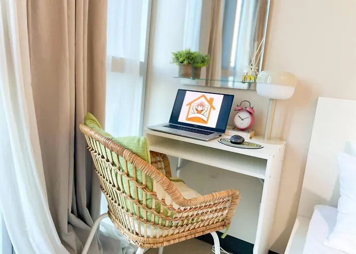 Luxurious Modern Bgc At Uptown #upt131h * Manila
