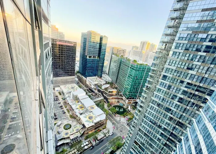 Holiday home Luxurious Modern Bgc At Uptown #upt131h Manila